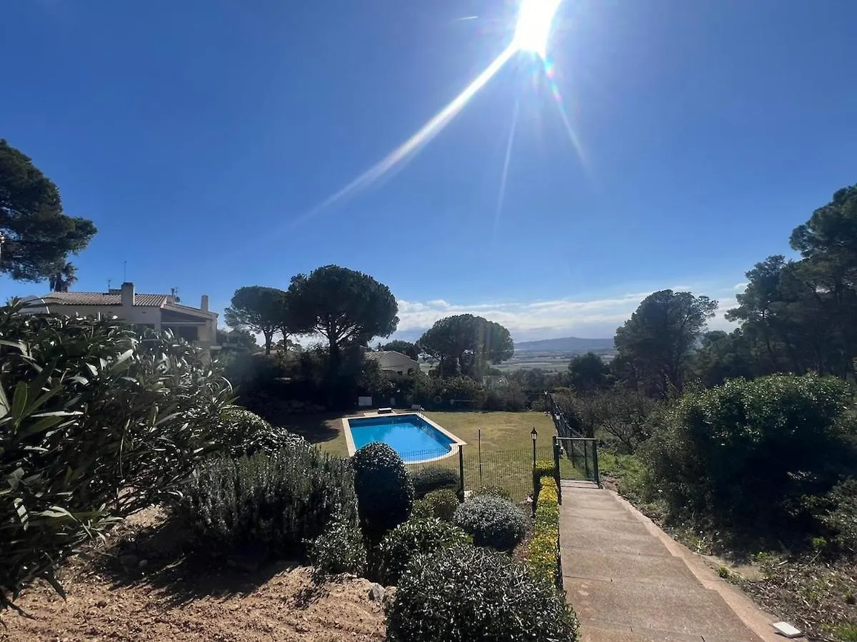 Holiday House With 3 Bedrooms Torroella De Montgri